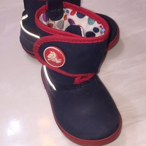 Crocs toddler 6 winter boots
